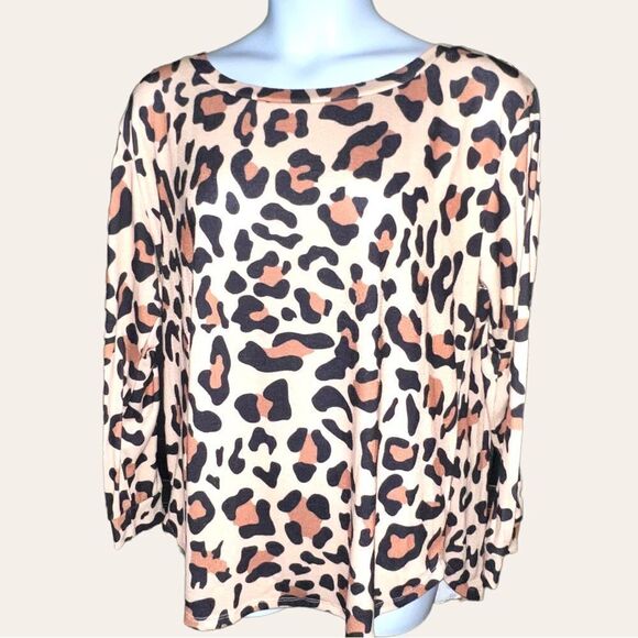 Nanu cheetah print comfy sweater top! - Picture 5 of 7